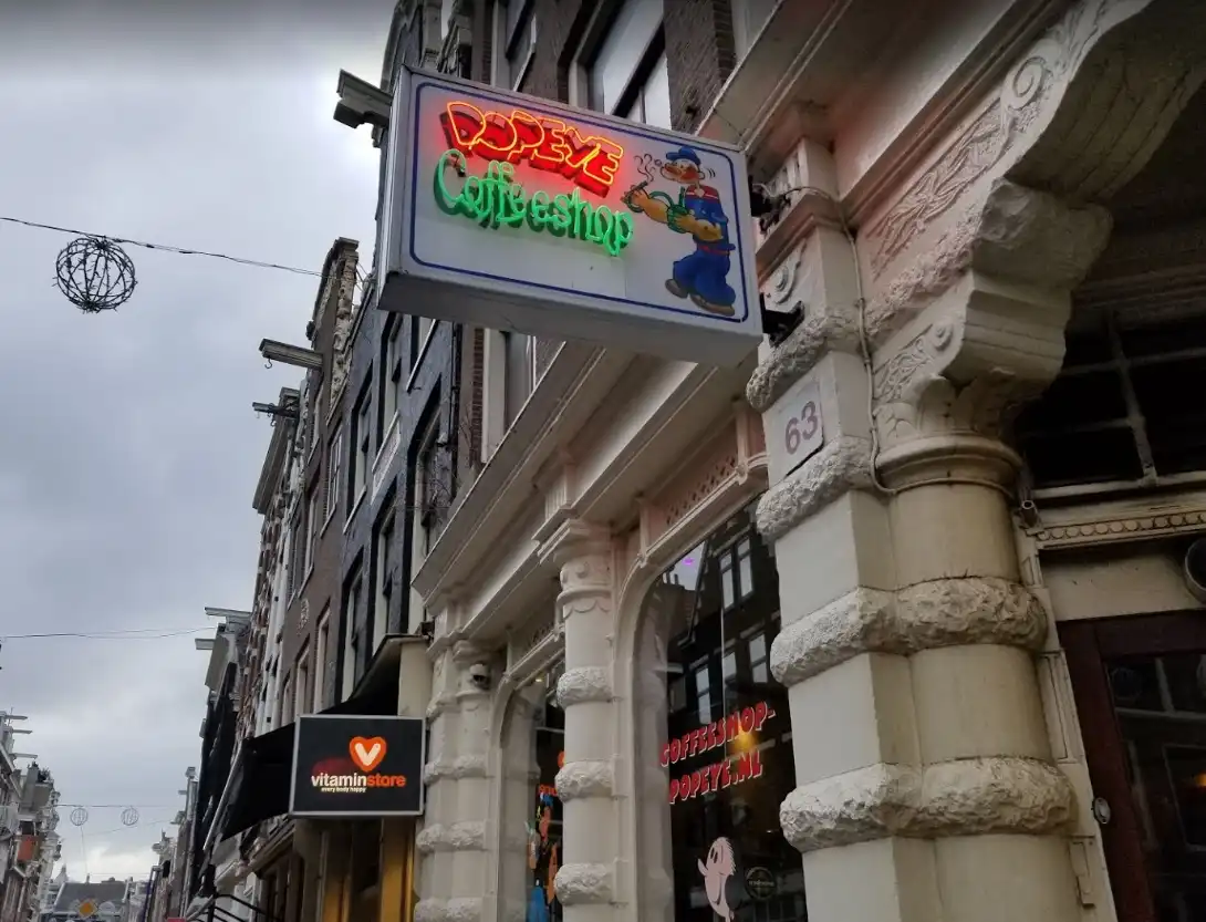 Popeye Coffeeshop Amsterdam – Front View of a Classic Cannabis Café on Haarlemmerstraat