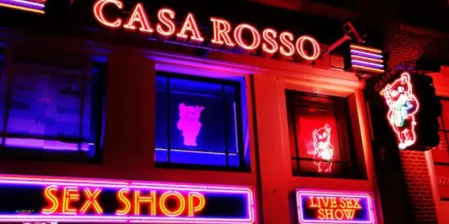 Casa Rosso Amsterdam – Iconic Erotic Theater in the Red Light District