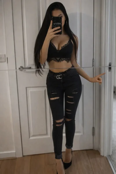 sexy brunette black outfit mirror selfie escort Amsterdam
